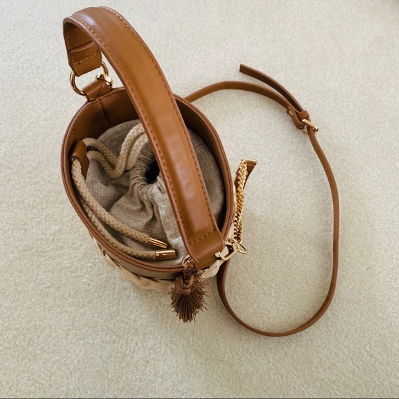 Bucket Bag - Picture 3 of 6